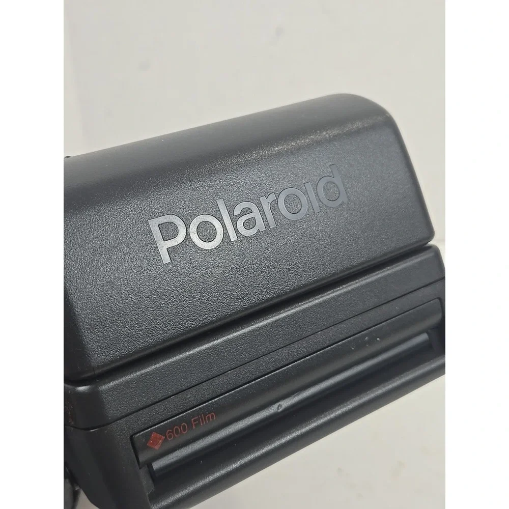 Vintage Polaroid One Step Close Up 600 Plus Film Instant Camera w Strap, Black